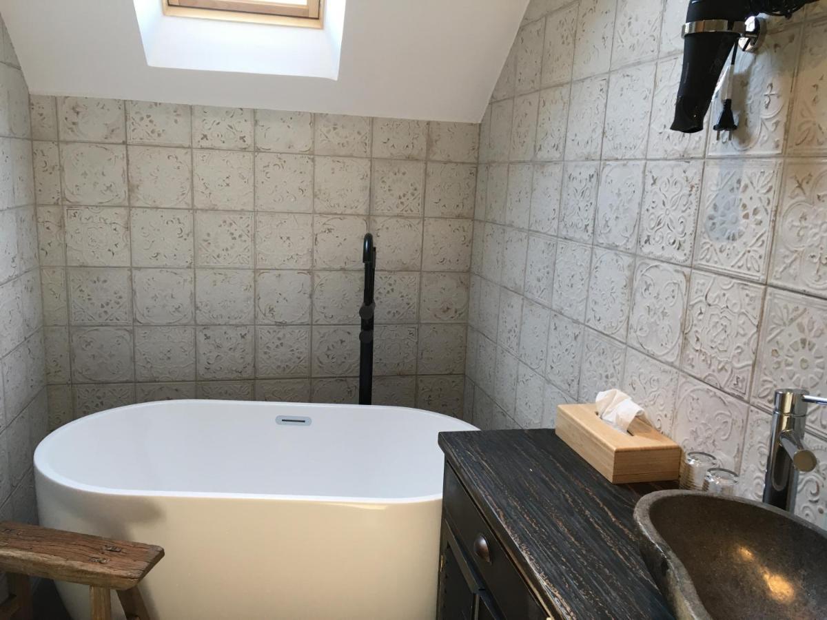B&B Fleurie Saint-Amand-Mont-Rond Eksteriør billede