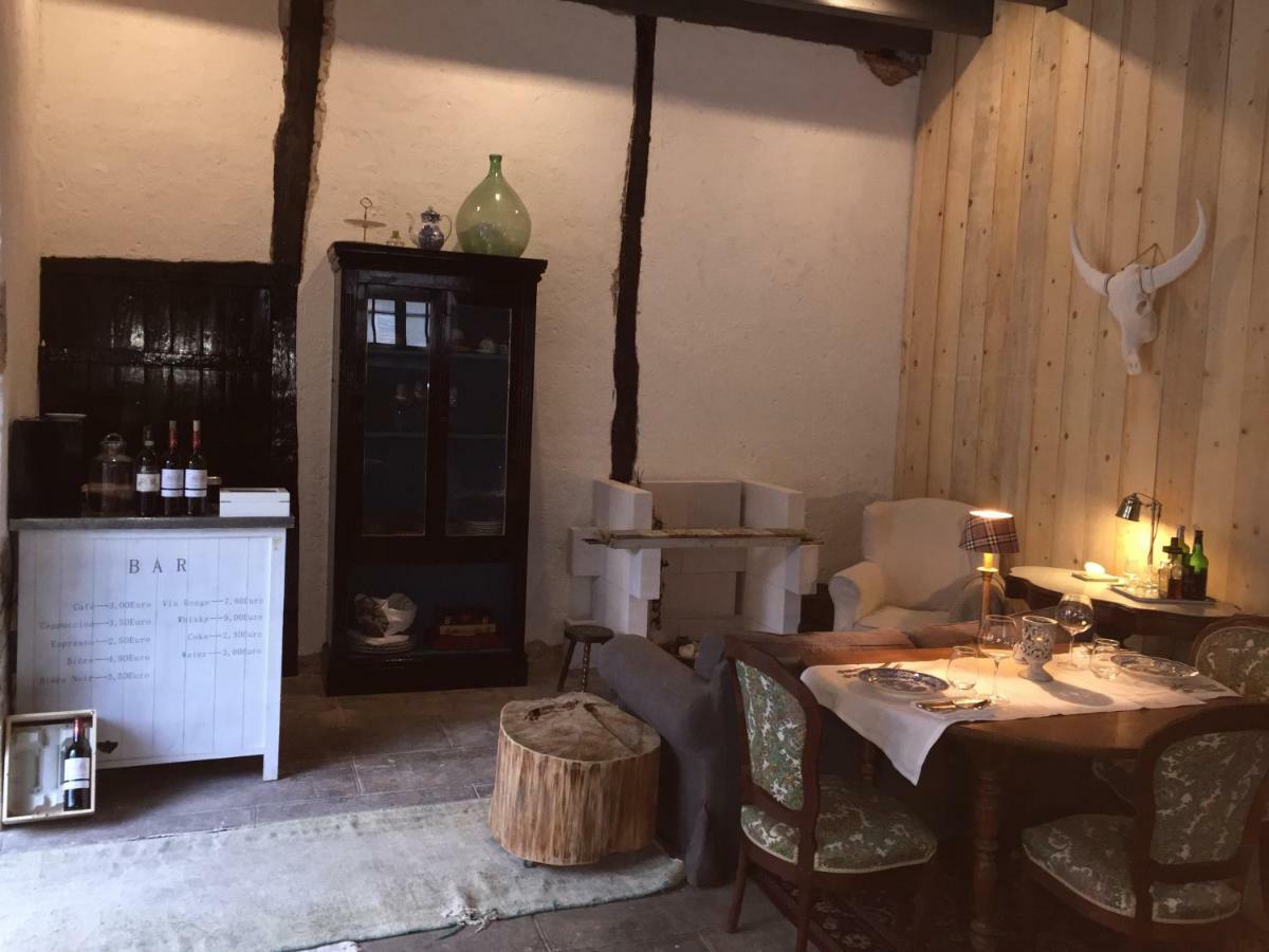 B&B Fleurie Saint-Amand-Mont-Rond Eksteriør billede