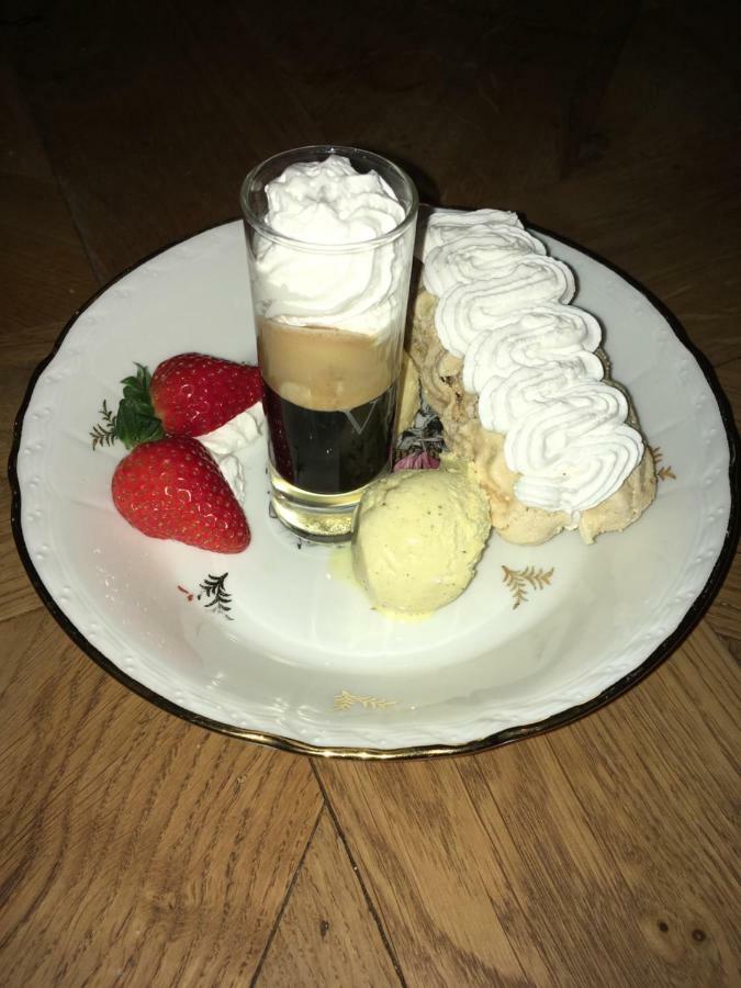 B&B Fleurie Saint-Amand-Mont-Rond Eksteriør billede